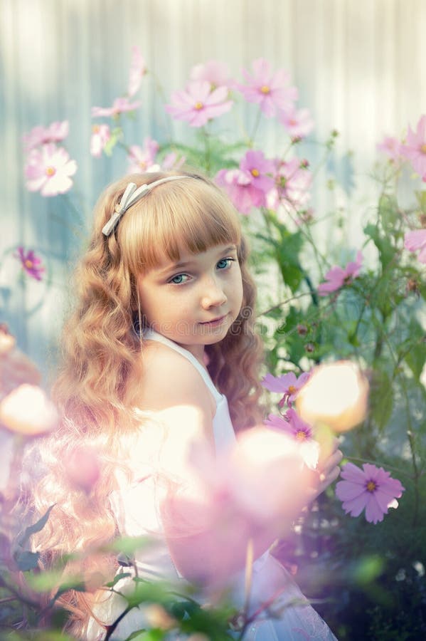 Nn Cute Child Model From Flower Studio