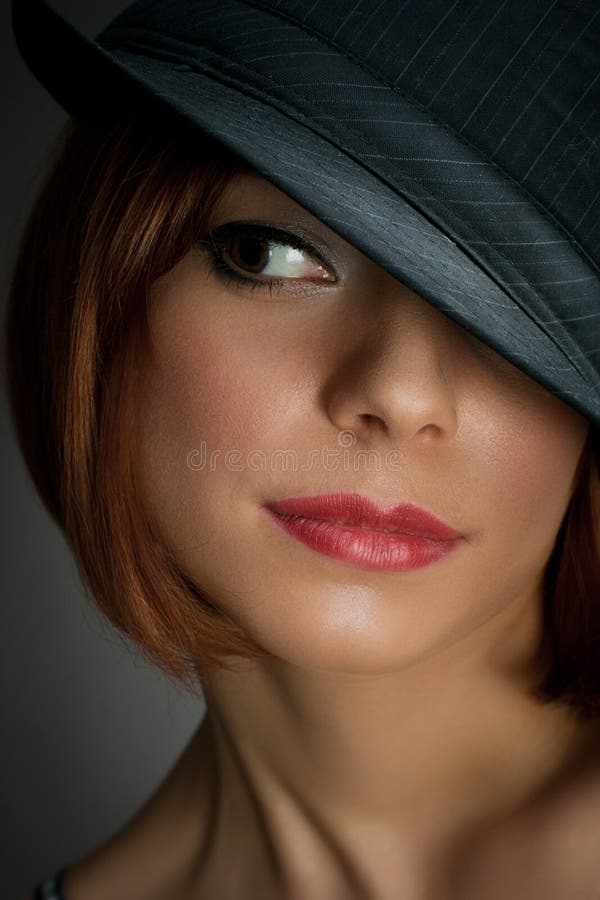 Portret atrakcyjna elegancka seksowna kobieta obraz royalty free Portret atrakcyjna elegancka seksowna kobieta obraz royalty free
