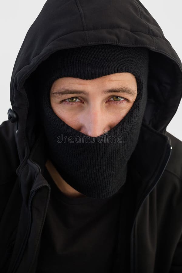 Portret jest ubranym balaclava włamywacz zdjęcie stock