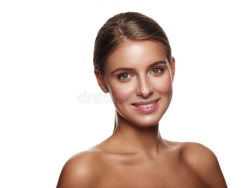 Portret młody uśmiechający się zdrowej i pięknej dziewczyny bez makeup zdjęcie royalty free Portret młody uśmiechający się zdrowej i pięknej dziewczyny bez makeup zdjęcie royalty free