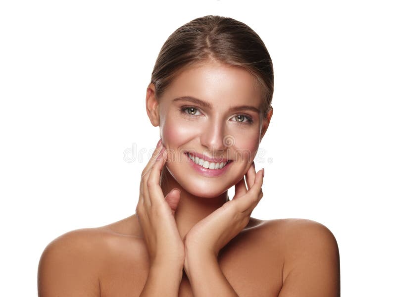 Portret młody uśmiechający się zdrowej i pięknej dziewczyny z nagim makeup zdjęcie stock Portret młody uśmiechający się zdrowej i pięknej dziewczyny z nagim makeup zdjęcie stock