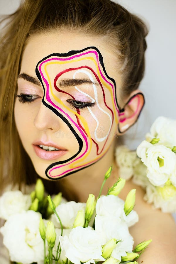 Portret piękna dziewczyna z kreatywnie uzupełniał obrazy stock Portret piękna dziewczyna z kreatywnie uzupełniał obrazy stock