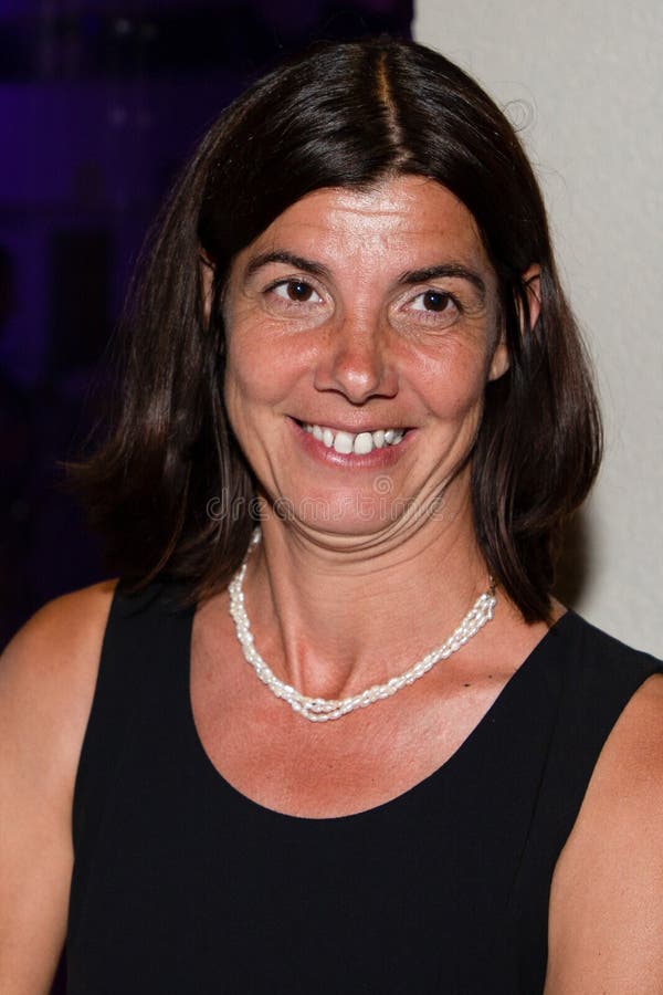 Portret pięknej czterdziestoletniej brunetki obrazy stock
