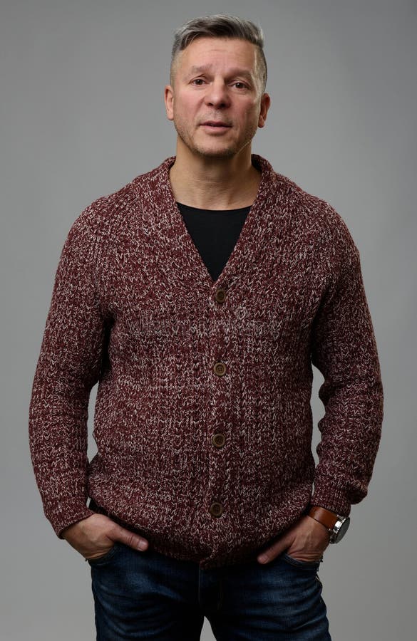 Portret przystojny w średnim wieku mężczyzna zdjęcie stock Portret przystojny w średnim wieku mężczyzna zdjęcie stock
