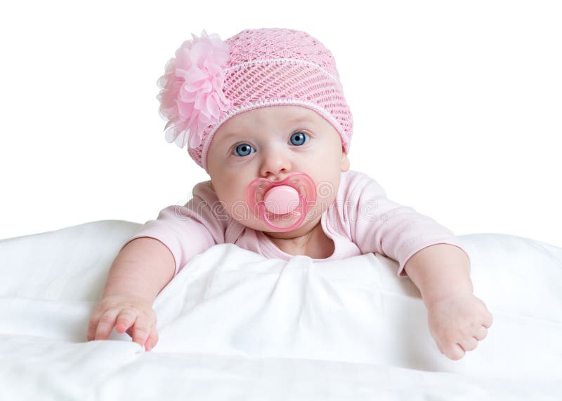 Portret van drie van het aanbiddelijke babymaanden oud meisje die roze hoed dragen stock fotografie Portret van drie van het aanbiddelijke babymaanden oud meisje die roze hoed dragen stock fotografie