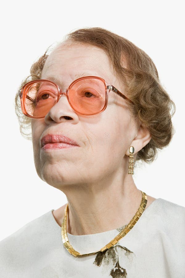 Portret van een hogere volwassen vrouw royalty-vrije stock afbeelding Portret van een hogere volwassen vrouw royalty-vrije stock afbeelding