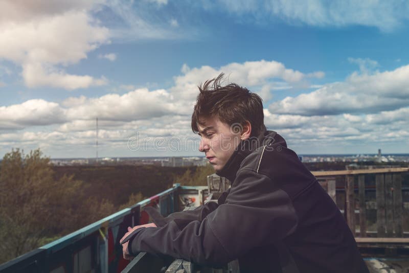 Portret van een jonge mens stock afbeeldingen Portret van een jonge mens stock afbeeldingen