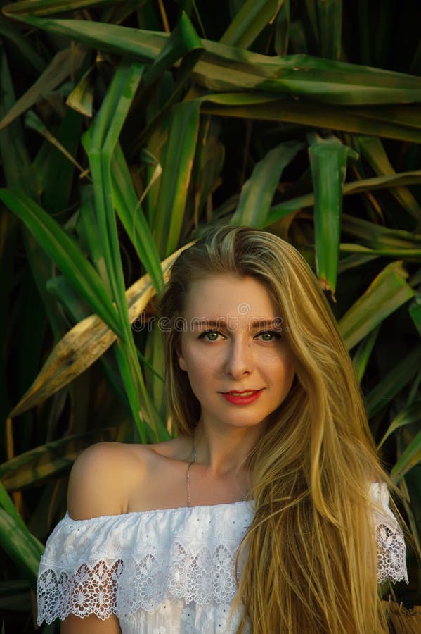 Portret van een meisje met groene ogen royalty-vrije stock foto Portret van een meisje met groene ogen royalty-vrije stock foto