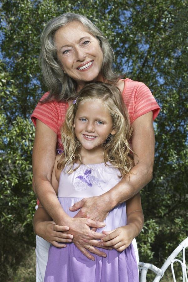 Portret van Grootmoeder en Meisje royalty-vrije stock afbeeldingen