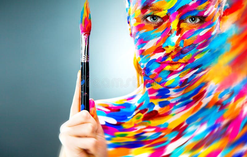 Portret van het heldere mooie meisje met art. royalty-vrije stock foto Portret van het heldere mooie meisje met art. royalty-vrije stock foto