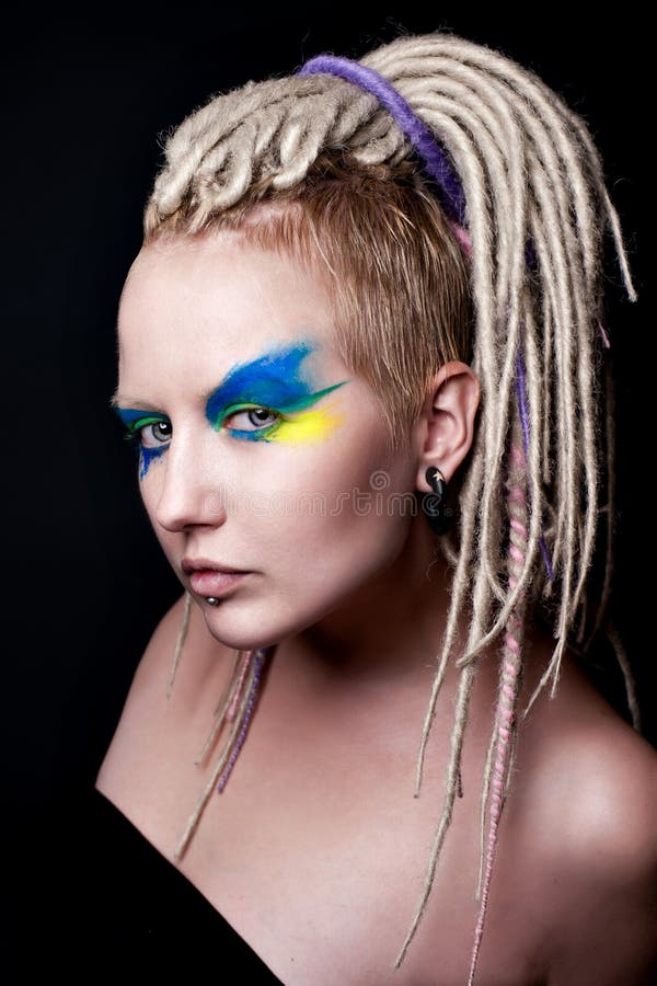 Portret van een jong, mooi meisje stock afbeeldingen