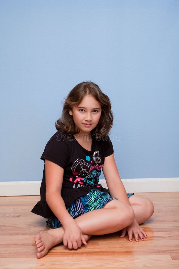 Portret van mooi 10 éénjarigenmeisje royalty-vrije stock fotografie Portret van mooi 10 éénjarigenmeisje royalty-vrije stock fotografie