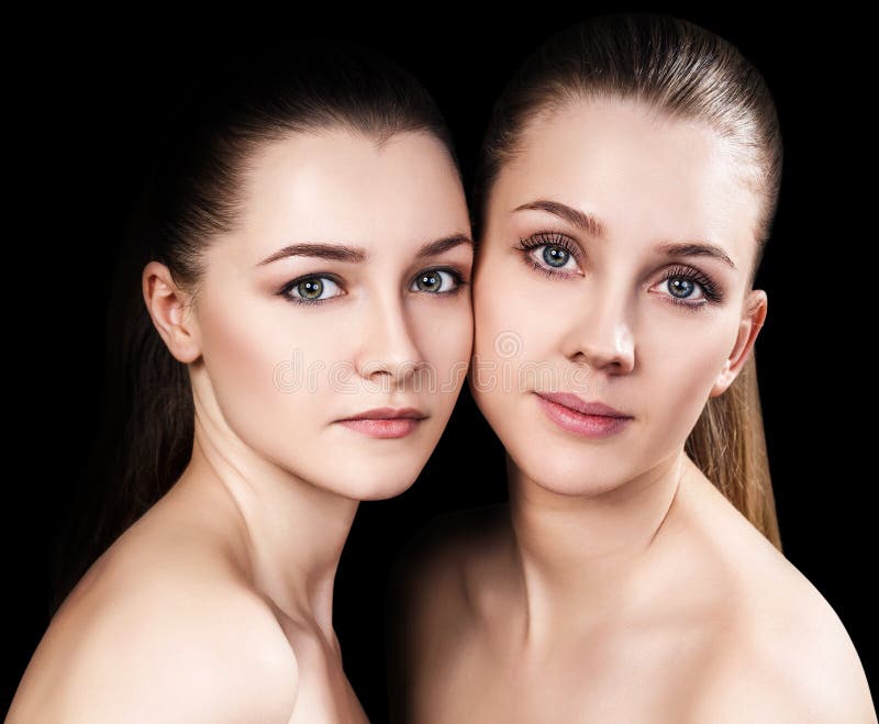 Portret van twee sensuele jonge vrouwen royalty-vrije stock afbeeldingen Portret van twee sensuele jonge vrouwen royalty-vrije stock afbeeldingen