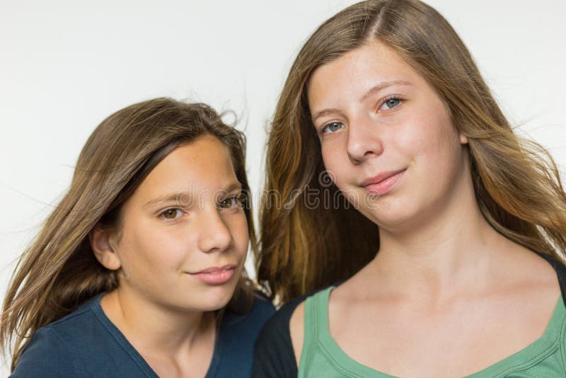 Portret van twee tieners royalty-vrije stock afbeeldingen Portret van twee tieners royalty-vrije stock afbeeldingen