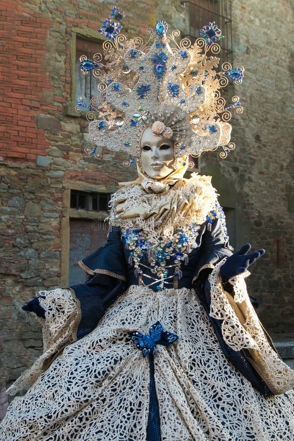 Portret van vrouw met prachtig Carnaval-masker stock fotografie Portret van vrouw met prachtig Carnaval-masker stock fotografie
