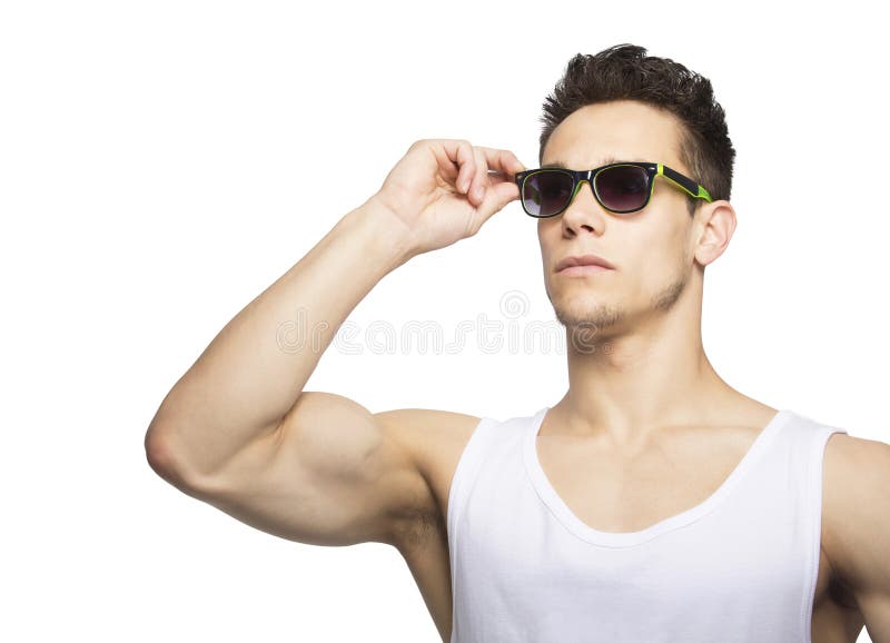 Portretul unui bărbat care poartă ochelari de soare stock image