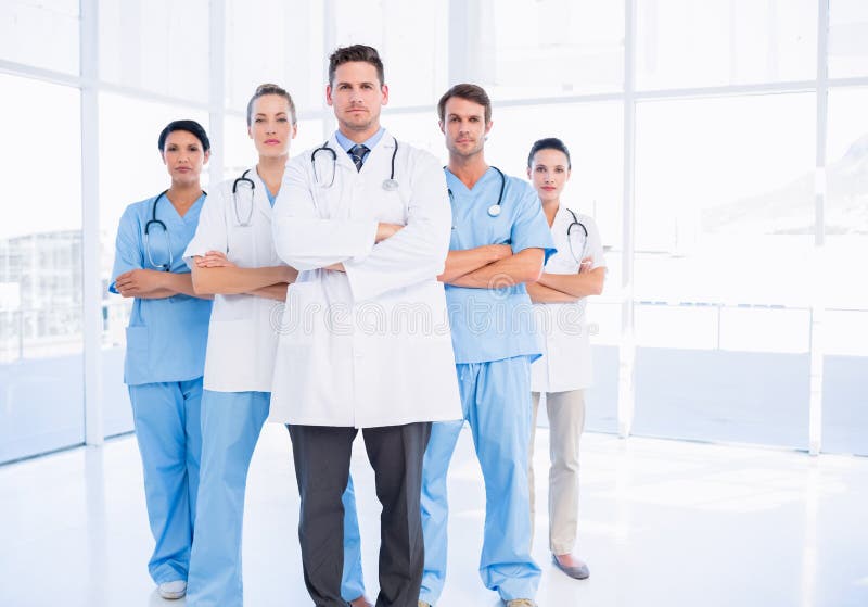 Portretul unui grup de medici cu încredere stock image