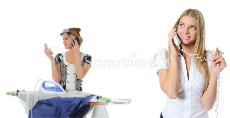 Porträt der lächelnden Geschäftsfrau-Telefonunterhaltung lizenzfreies stockbild Porträt der lächelnden Geschäftsfrau-Telefonunterhaltung lizenzfreies stockbild