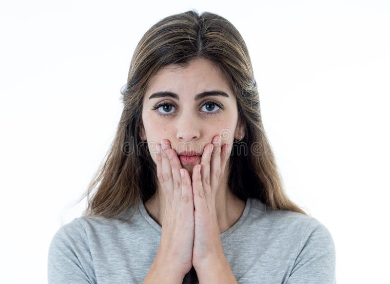 Porträt der traurigen deprimierten Frau im Schock, der schlechte Nachrichten empfängt Menschliche Ausdrücke und Gefühle lizenzfreies stockfoto Porträt der traurigen deprimierten Frau im Schock, der schlechte Nachrichten empfängt Menschliche Ausdrücke und Gefühle lizenzfreies stockfoto