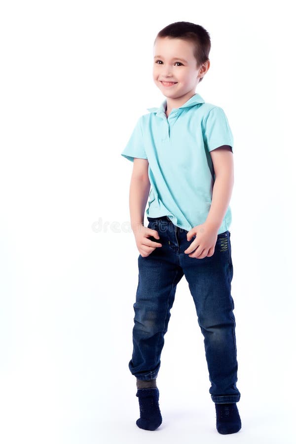 Porträt des glücklichen frohen schönen Jungen lizenzfreies stockbild Porträt des glücklichen frohen schönen Jungen lizenzfreies stockbild
