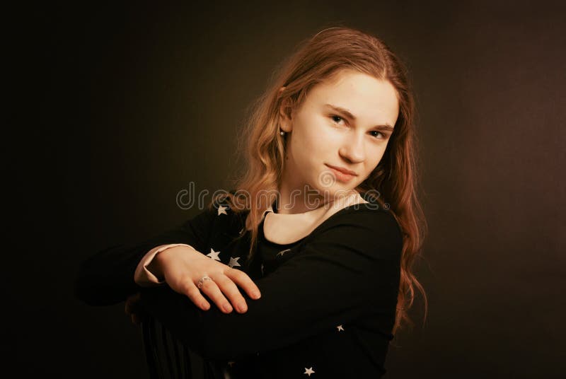 Porträt des herrlichen jungen Mädchens stockfotografie Porträt des herrlichen jungen Mädchens stockfotografie