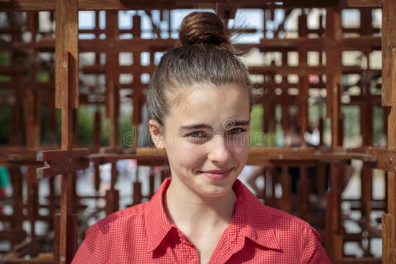 Porträt einer Jugendlichen lizenzfreies stockfoto Porträt einer Jugendlichen lizenzfreies stockfoto