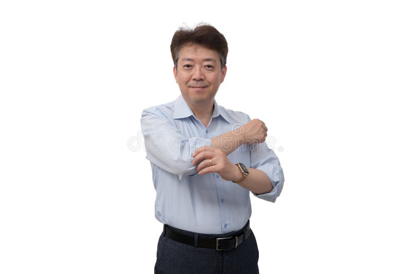 Porträt eines mittelaltrigen asiatischen Geschäftsmanns in seinen 50ern mit einem blauen Hemd lizenzfreies stockbild