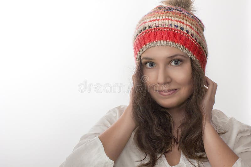 Porträt eines Mädchens mit einer Strickmütze stockfoto Porträt eines Mädchens mit einer Strickmütze stockfoto