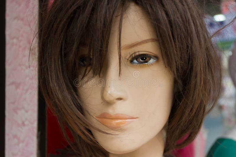 Porträtmannequins in den Straßen lizenzfreies stockbild Porträtmannequins in den Straßen lizenzfreies stockbild