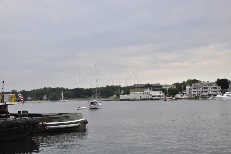 Portsmouth dertigste Juni: Oude Haven van de stad in van Portsmouth in New Hampshire van de V.S. royalty-vrije stock fotografie Portsmouth dertigste Juni: Oude Haven van de stad in van Portsmouth in New Hampshire van de V.S. royalty-vrije stock fotografie