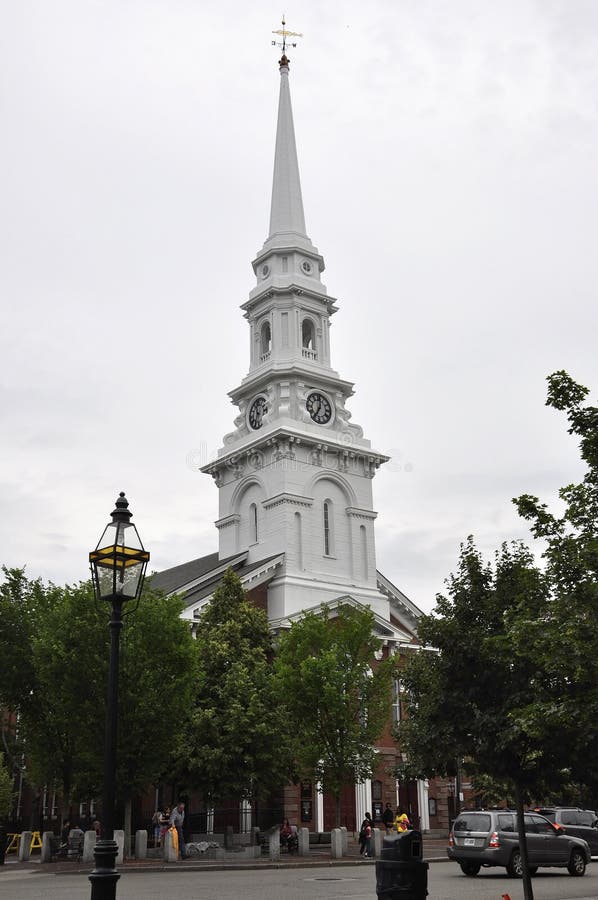 Portsmouth 30th Juni: Norr kyrka från centrum av Portsmouth i New Hampshire av USA arkivfoto Portsmouth 30th Juni: Norr kyrka från centrum av Portsmouth i New Hampshire av USA arkivfoto