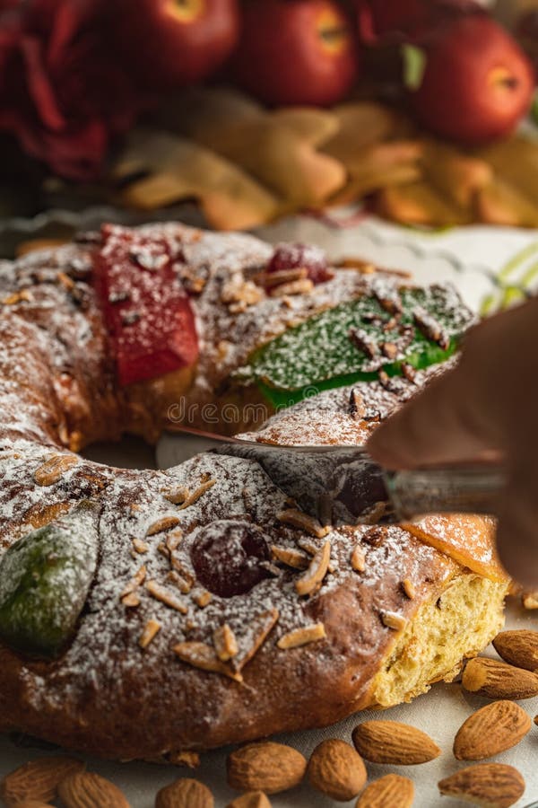 Portugais Traditionnel De Gâteau Du Roi De Bolo Rei Image stock