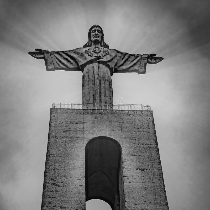 PORTUGALIA LISBON, MARZEC, - 10, 2019: Statua Chrystus, Cristo Reja obraz stock PORTUGALIA LISBON, MARZEC, - 10, 2019: Statua Chrystus, Cristo Reja obraz stock