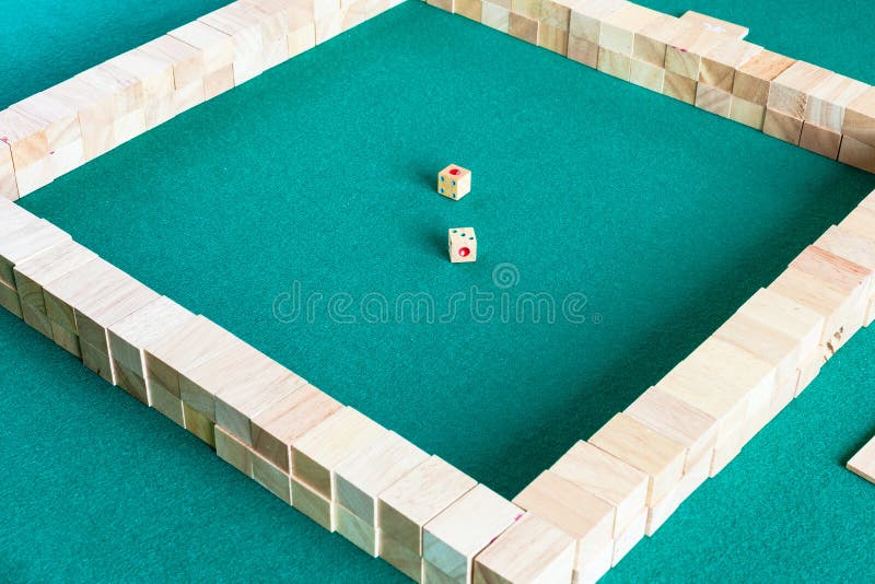 Jogo No Jogo De Mesa Do Mahjong Foto de Stock - Imagem de verde, mesa:  144770258