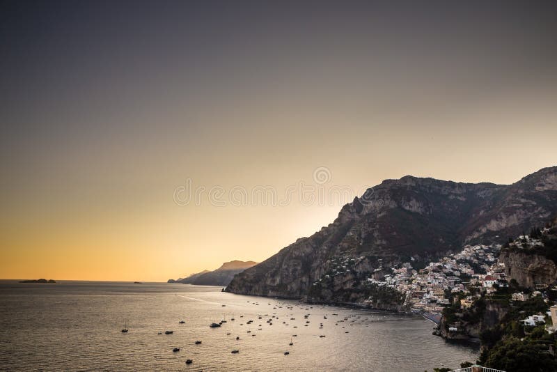 Positano - côte d'Amalfi, Salerno, Campanie, Italie photographie stock libre de droits Positano - côte d'Amalfi, Salerno, Campanie, Italie photographie stock libre de droits