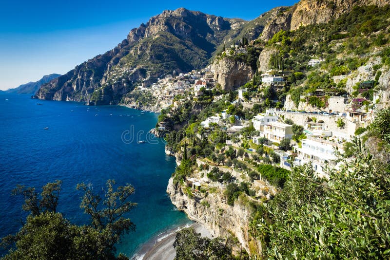 Positano sulla costa di Amalfi nella campania ed in mar Tirreno, Sorrento fotografie stock Positano sulla costa di Amalfi nella campania ed in mar Tirreno, Sorrento fotografie stock