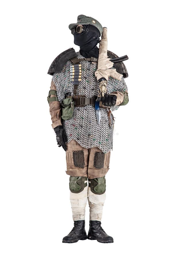 Post apocalyptische strijder met met de hand gemaakt vuurwapen royalty-vrije stock foto Post apocalyptische strijder met met de hand gemaakt vuurwapen royalty-vrije stock foto