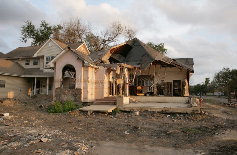 Post Uragano Katrina pesantemente danneggiato la casa in Lakeview sezione di New Orleans.