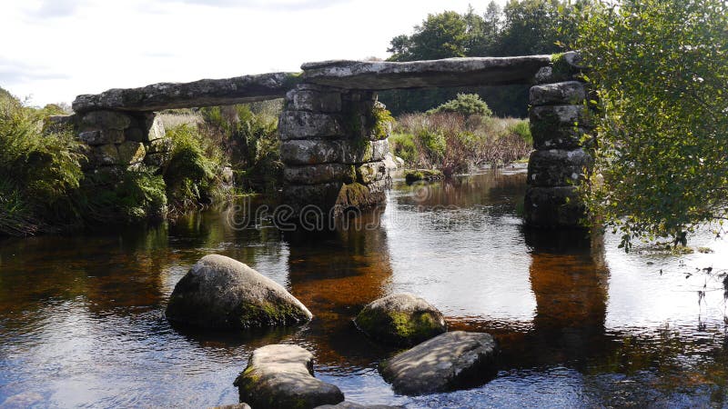 Postbrug op Dartmoor in Zuidwestenengeland stock foto's Postbrug op Dartmoor in Zuidwestenengeland stock foto's