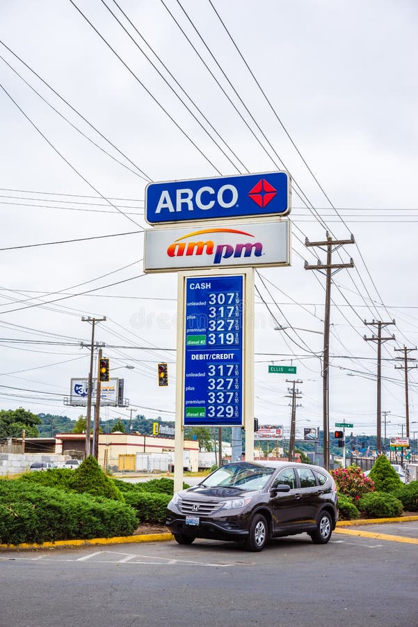 Posto de gasolina de ARCO imagem de stock editorial. Imagem de