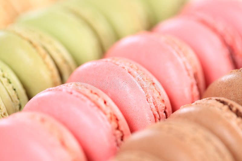 Postre de las galletas del primer de los macarrones de Macarons de Francia fotos de archivo libres de regalías Postre de las galletas del primer de los macarrones de Macarons de Francia fotos de archivo libres de regalías