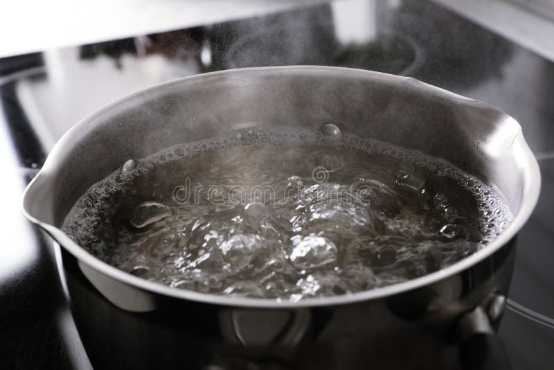 https://thumbs.dreamstime.com/b/pot-boiling-water-stove-closeup-pot-boiling-water-stove-closeup-137234476.jpg