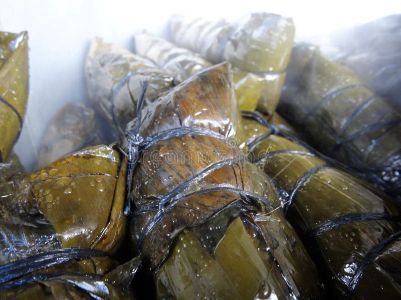 Pot de tamales chaudes sur un marché du Honduras photographie stock libre de droits Pot de tamales chaudes sur un marché du Honduras photographie stock libre de droits