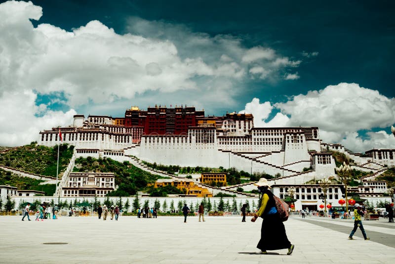 Potala Palace Time Lapse. Dalai lama place. Lhasa, Tibet. The building measures 400 metres east-west and 350 metres north-south, with sloping stone walls stock images Potala Palace Time Lapse. Dalai lama place. Lhasa, Tibet. The building measures 400 metres east-west and 350 metres north-south, with sloping stone walls stock images