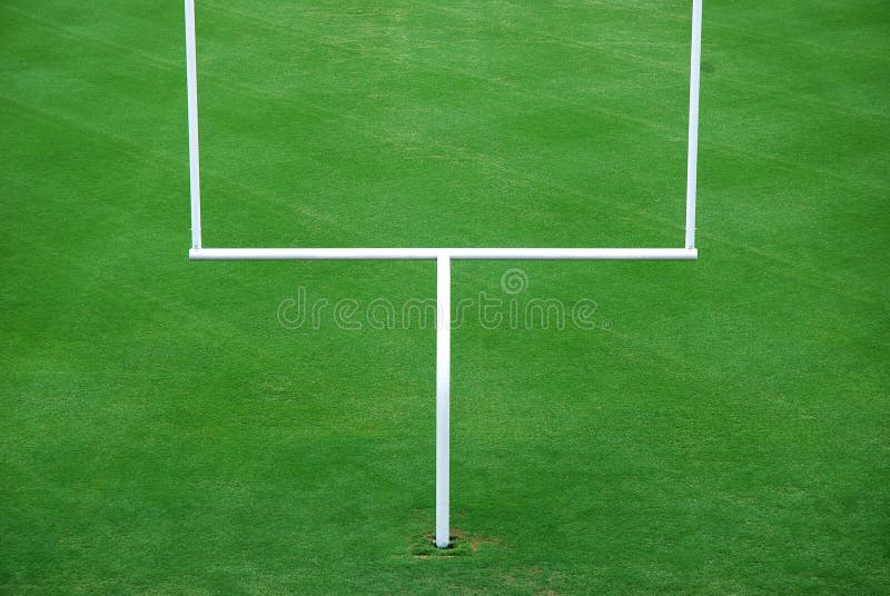 Poteau De but Sur Le Champ Vert, Ligne Blanche Coin Du Football Sur Le