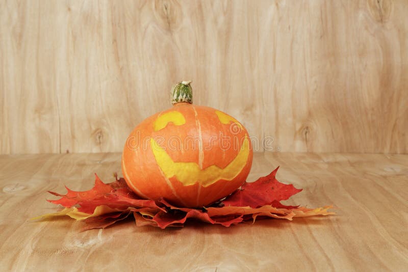Potiron rayé drôle de Halloween photo libre de droits Potiron rayé drôle de Halloween photo libre de droits