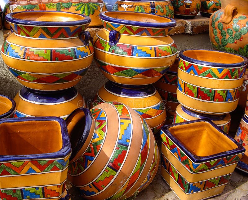 Pots De Talavera Avec Des Conceptions Mexicaines Traditionnelles Image