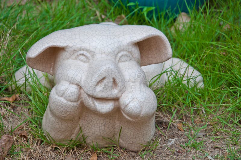 The pottery as happy pig design