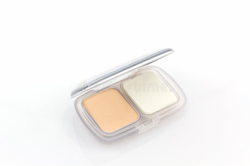Poudre de maquillage dans la caisse blanche images stock Poudre de maquillage dans la caisse blanche images stock