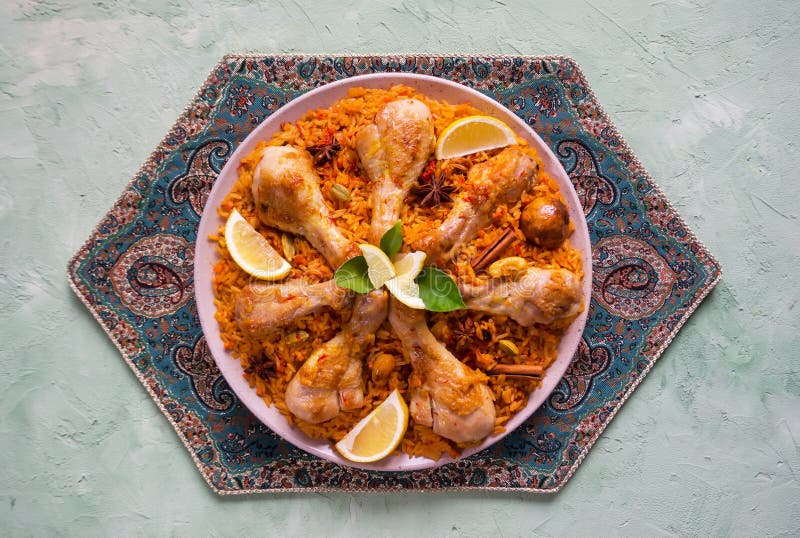 Poulet Qatari Majboos Plat National Du Qatar Image stock Image du